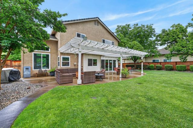 2127 Gold Haven Ct, Gold River, CA 95670