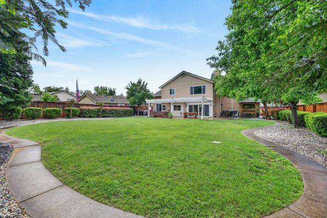 2127 Gold Haven Ct, Gold River, CA 95670