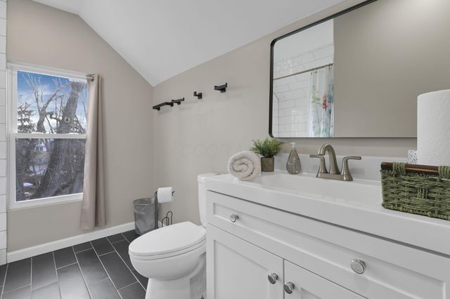 115 W Central Avenue, Delaware, OH 43015