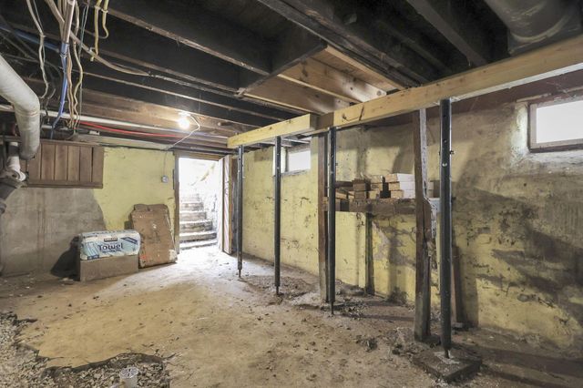 115 W Central Avenue, Delaware, OH 43015