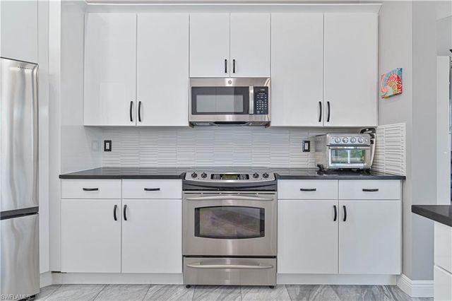 9057 Whitfield DR, Estero, FL 33928