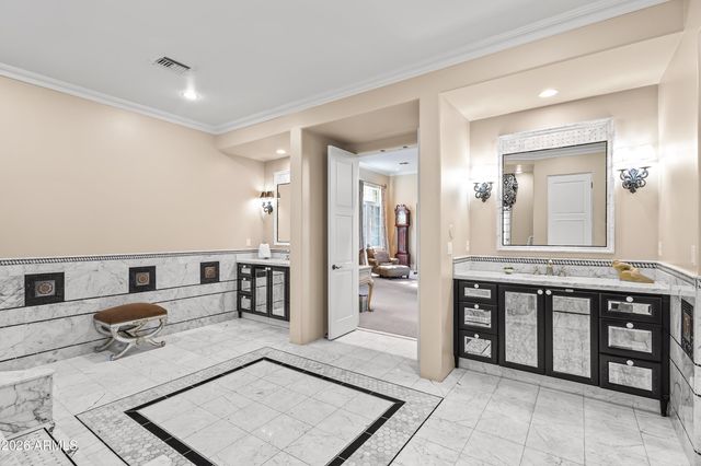 8920 N MARTINGALE Road, Paradise Valley, AZ 85253