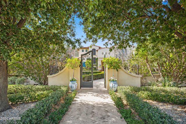 8920 N MARTINGALE Road, Paradise Valley, AZ 85253