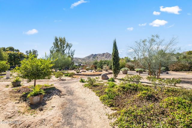 8920 N MARTINGALE Road, Paradise Valley, AZ 85253