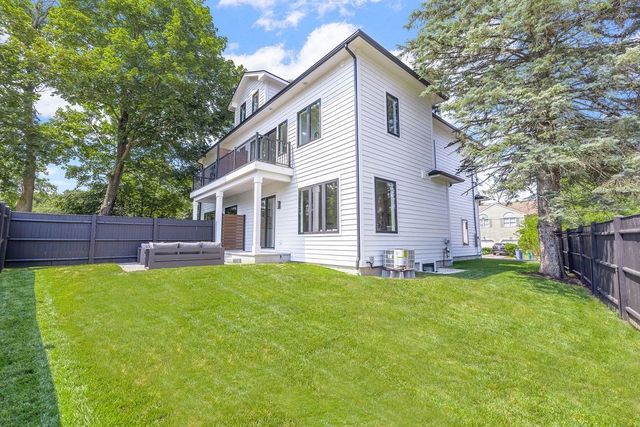 40 Otis L, Needham, MA 02492