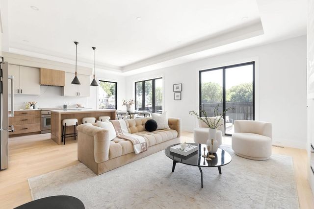 40 Otis L, Needham, MA 02492