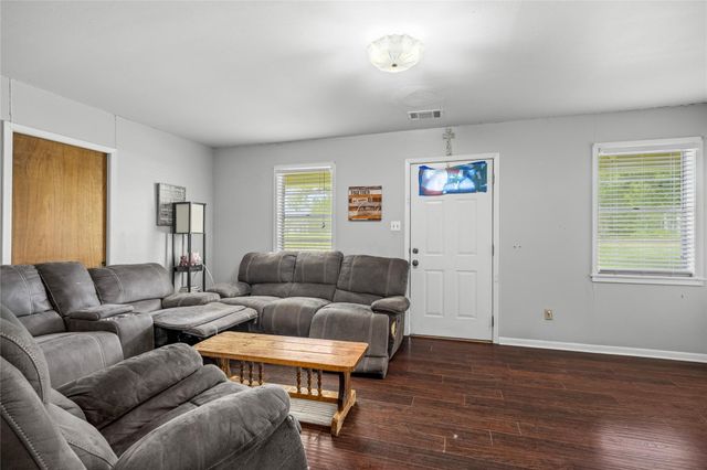 2623 Salem Road, Brenham, TX 77833
