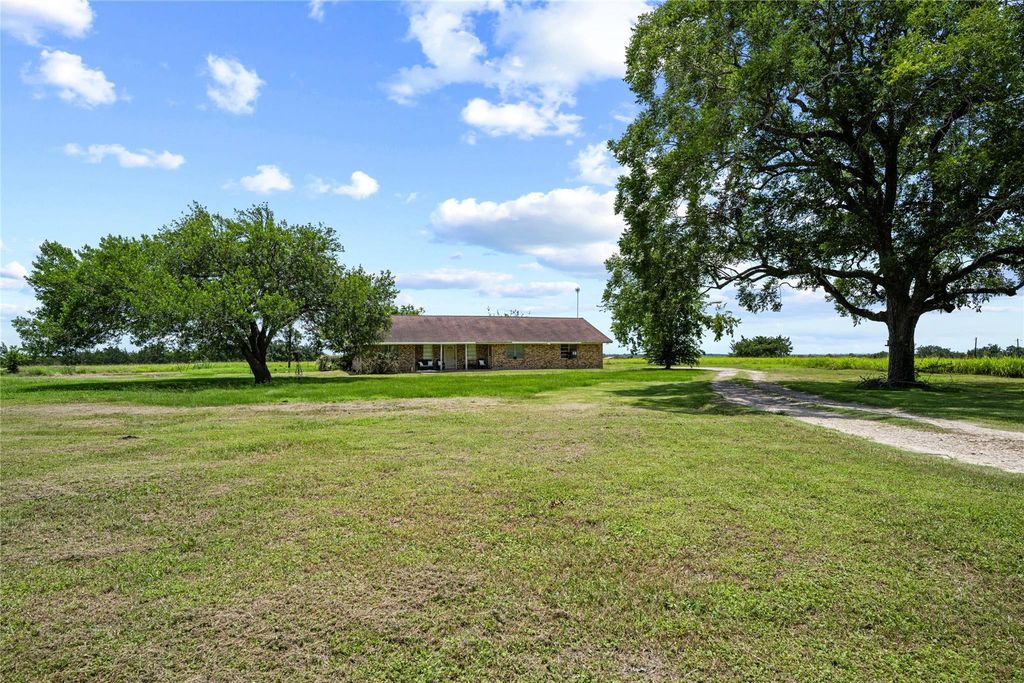 2623 Salem Road, Brenham, TX 77833