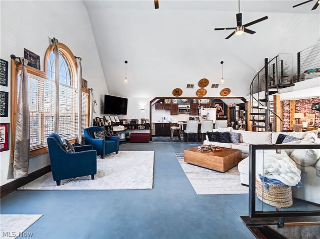 37931 Vine Street, Willoughby Hills, OH 44094