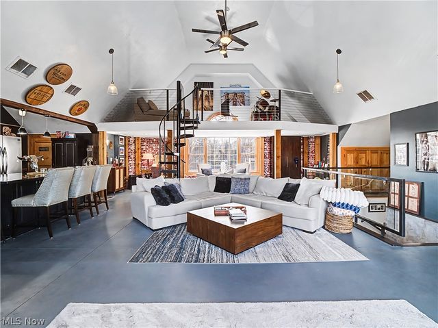 37931 Vine Street, Willoughby Hills, OH 44094