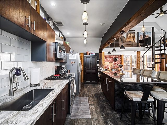 37931 Vine Street, Willoughby Hills, OH 44094