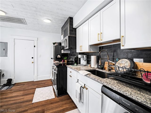 37931 Vine Street, Willoughby Hills, OH 44094