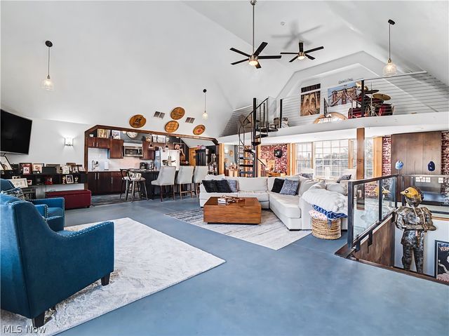 37931 Vine Street, Willoughby Hills, OH 44094