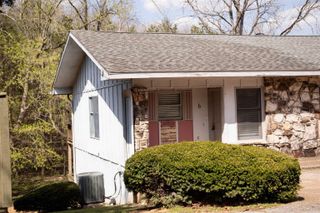 6 Akokisa Dr, Cherokee Village, AR 72529