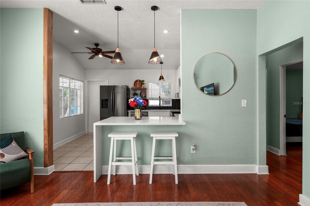 Image 14 of property listing at 1404 MOUNT VERNON STREET, Orlando, FL 32803