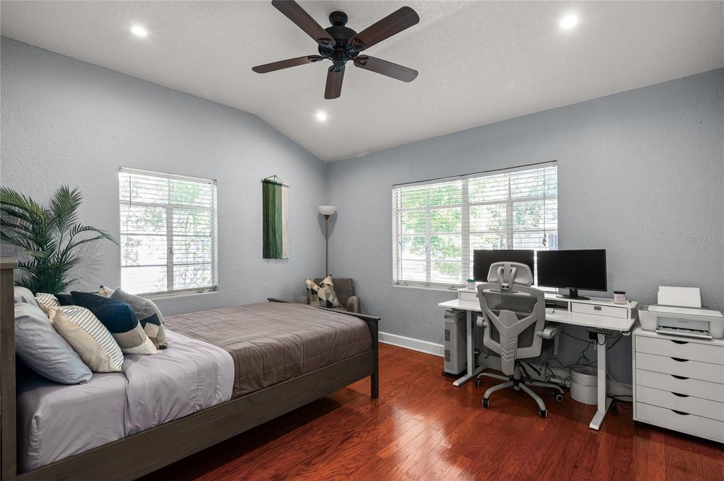 Image 18 of property listing at 1404 MOUNT VERNON STREET, Orlando, FL 32803