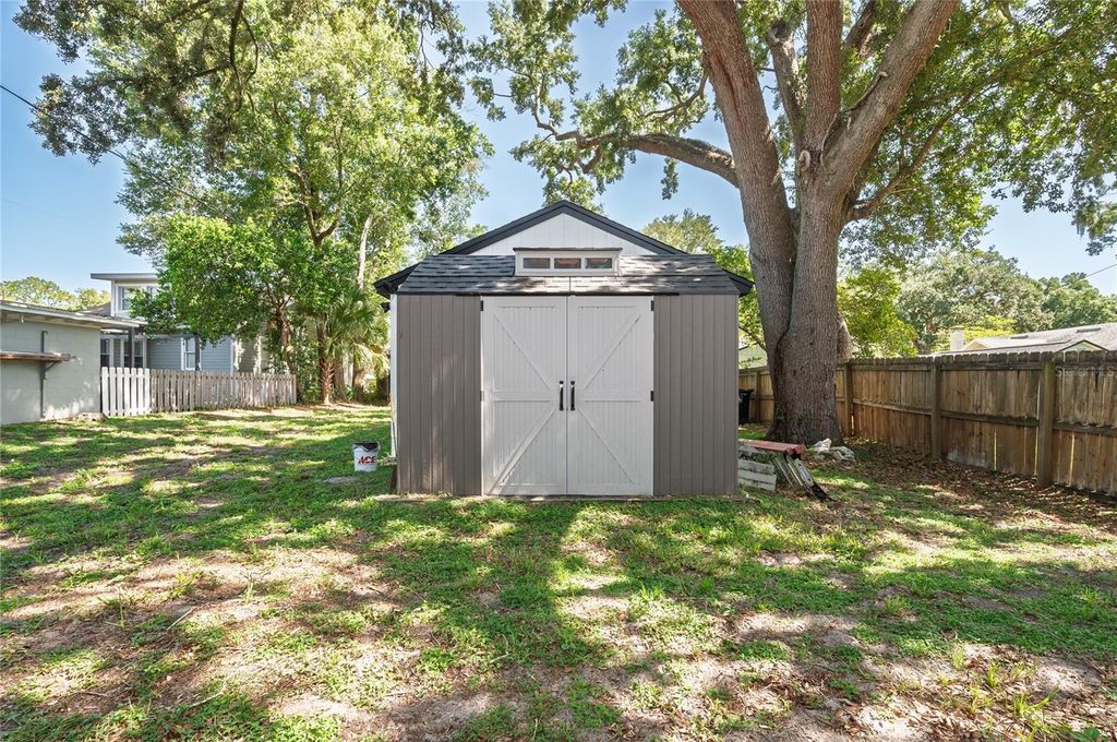 Image 21 of property listing at 1404 MOUNT VERNON STREET, Orlando, FL 32803