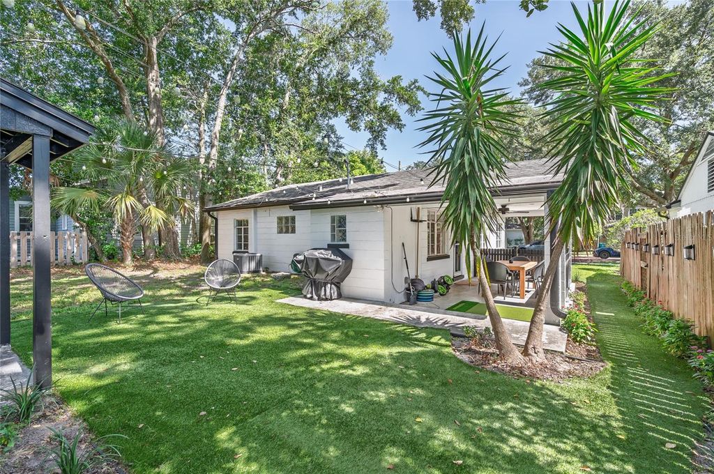 Image 22 of property listing at 1404 MOUNT VERNON STREET, Orlando, FL 32803