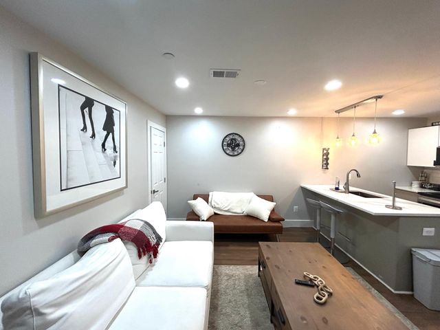 51 Q ST NW, Washington, DC 20001