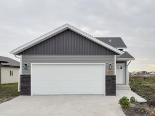 6290 87th Avenue S, Horace, ND 58047