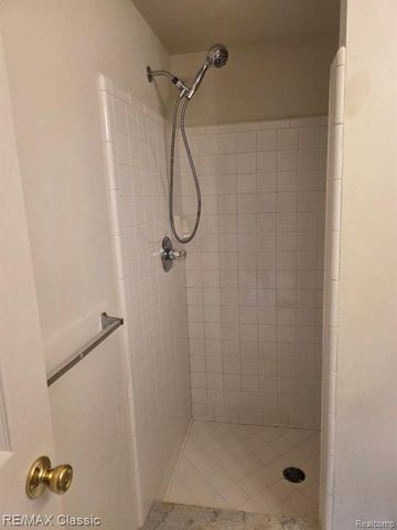 3937 Sunflower Lane Suite 100, Warren, MI 48091
