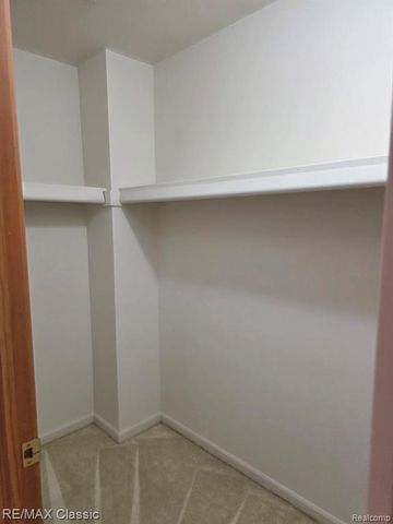 3937 Sunflower Lane Suite 100, Warren, MI 48091