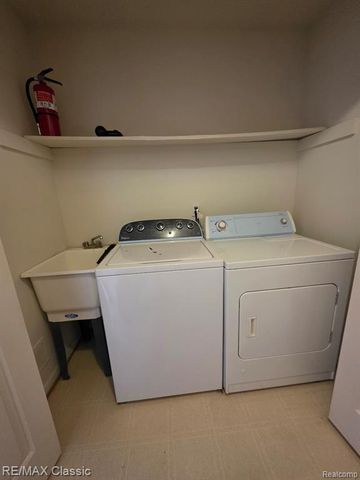 3937 Sunflower Lane Suite 100, Warren, MI 48091