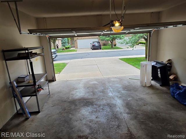 3937 Sunflower Lane Suite 100, Warren, MI 48091