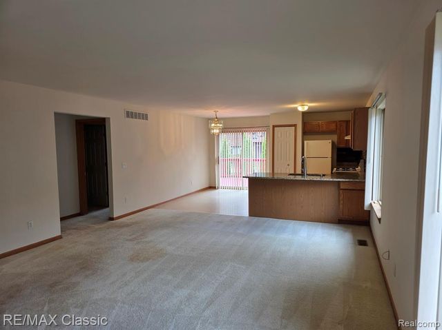 3937 Sunflower Lane Suite 100, Warren, MI 48091