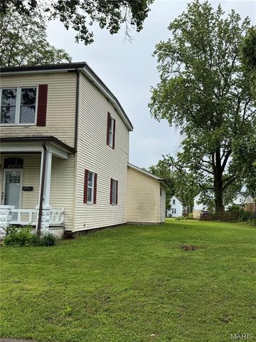 110 S 18th Street, Belleville, IL 62226