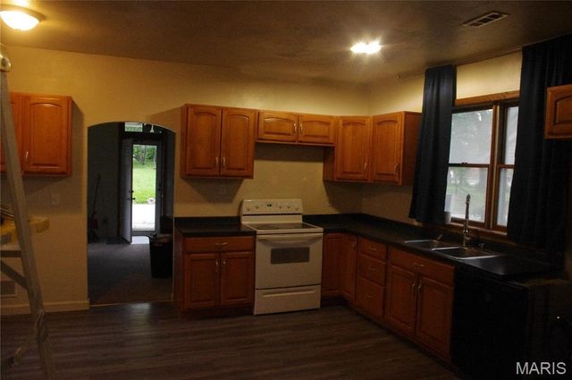 110 S 18th Street, Belleville, IL 62226