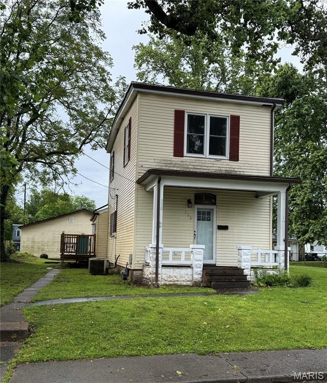 110 S 18th Street, Belleville, IL 62226