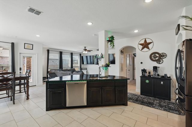 8801 CONROE, Denton, TX 76226