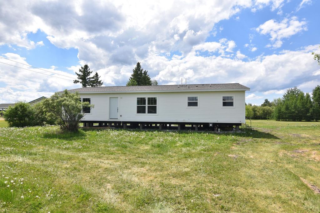 319 3rd Avenue SW, Baudette, MN 56623