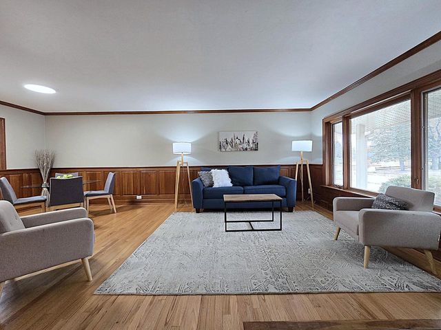 W147N8355 Manchester DRIVE, Menomonee Falls, WI 53051