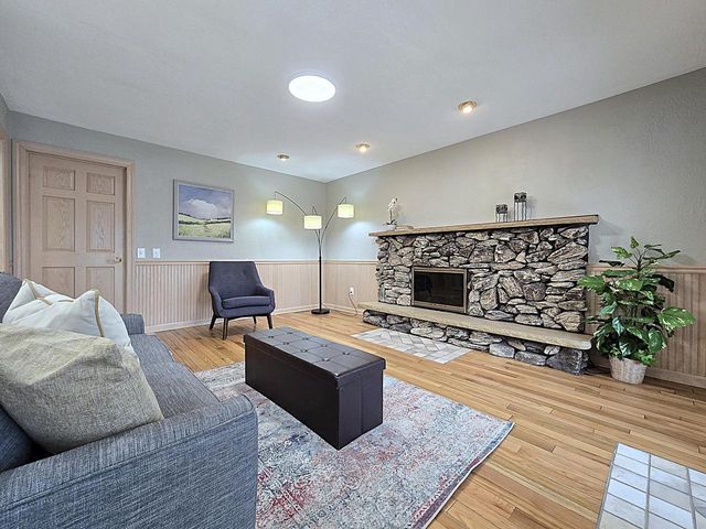 W147N8355 Manchester DRIVE, Menomonee Falls, WI 53051