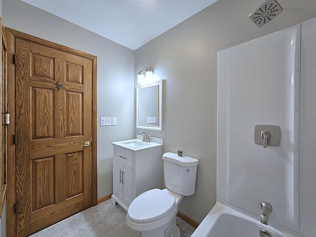 W147N8355 Manchester DRIVE, Menomonee Falls, WI 53051