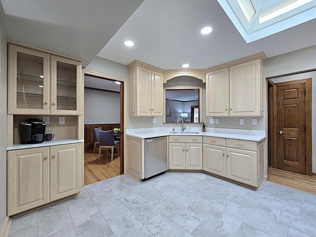 W147N8355 Manchester DRIVE, Menomonee Falls, WI 53051