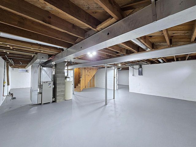 W147N8355 Manchester DRIVE, Menomonee Falls, WI 53051