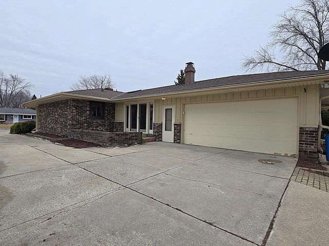 W147N8355 Manchester DRIVE, Menomonee Falls, WI 53051