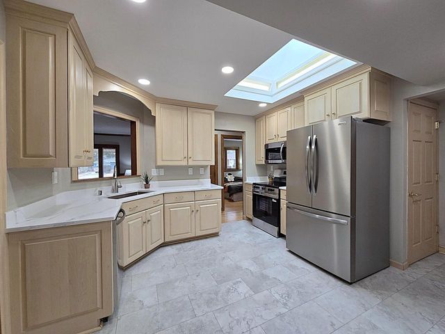 W147N8355 Manchester DRIVE, Menomonee Falls, WI 53051