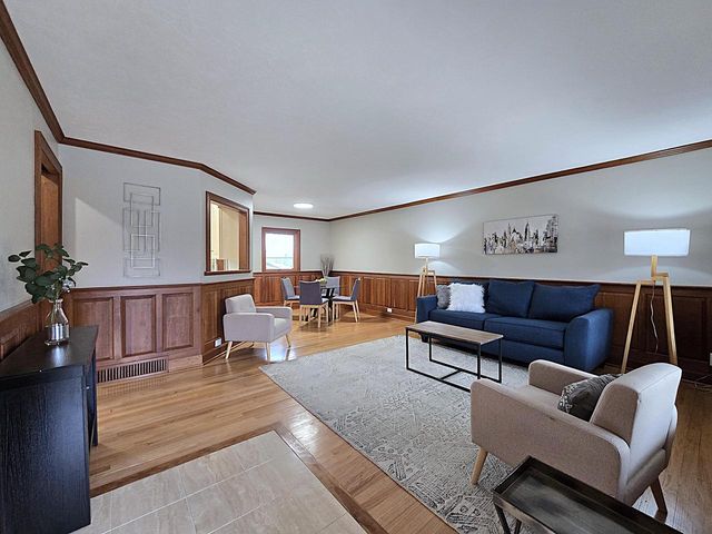 W147N8355 Manchester DRIVE, Menomonee Falls, WI 53051