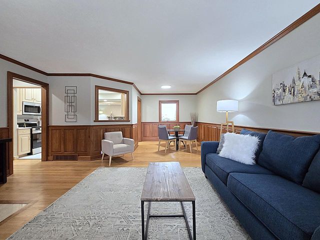 W147N8355 Manchester DRIVE, Menomonee Falls, WI 53051