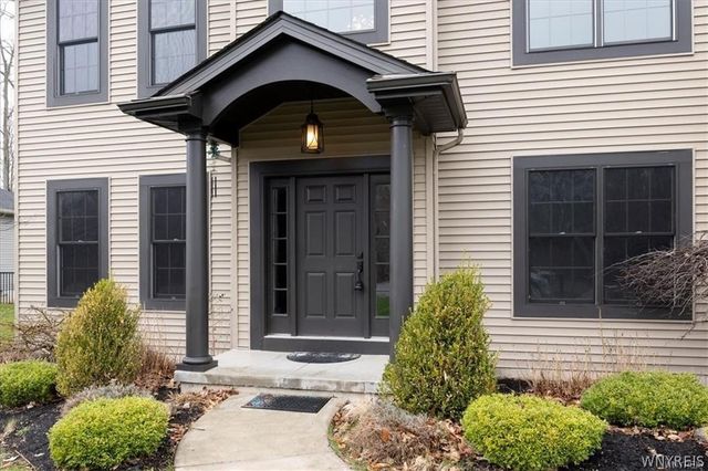 5484 Marguerites Way, Clarence, NY 14031