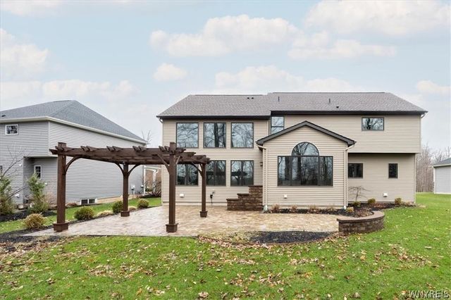 5484 Marguerites Way, Clarence, NY 14031