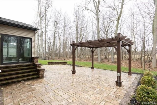 5484 Marguerites Way, Clarence, NY 14031