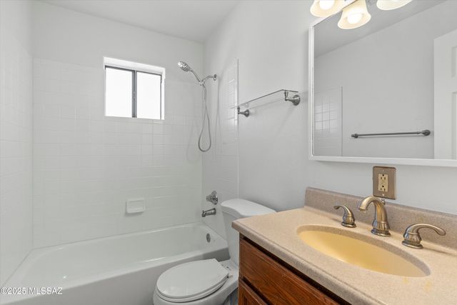 10501 E Calle Del Este, Tucson, AZ 85748