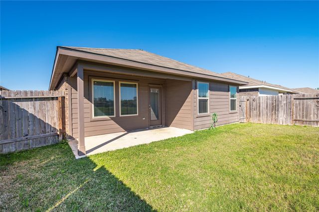 16764 Lonely Pines Drive, Conroe, TX 77302