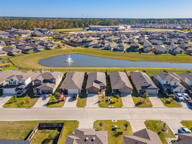 16764 Lonely Pines Drive, Conroe, TX 77302