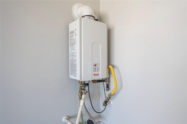 16764 Lonely Pines Drive, Conroe, TX 77302